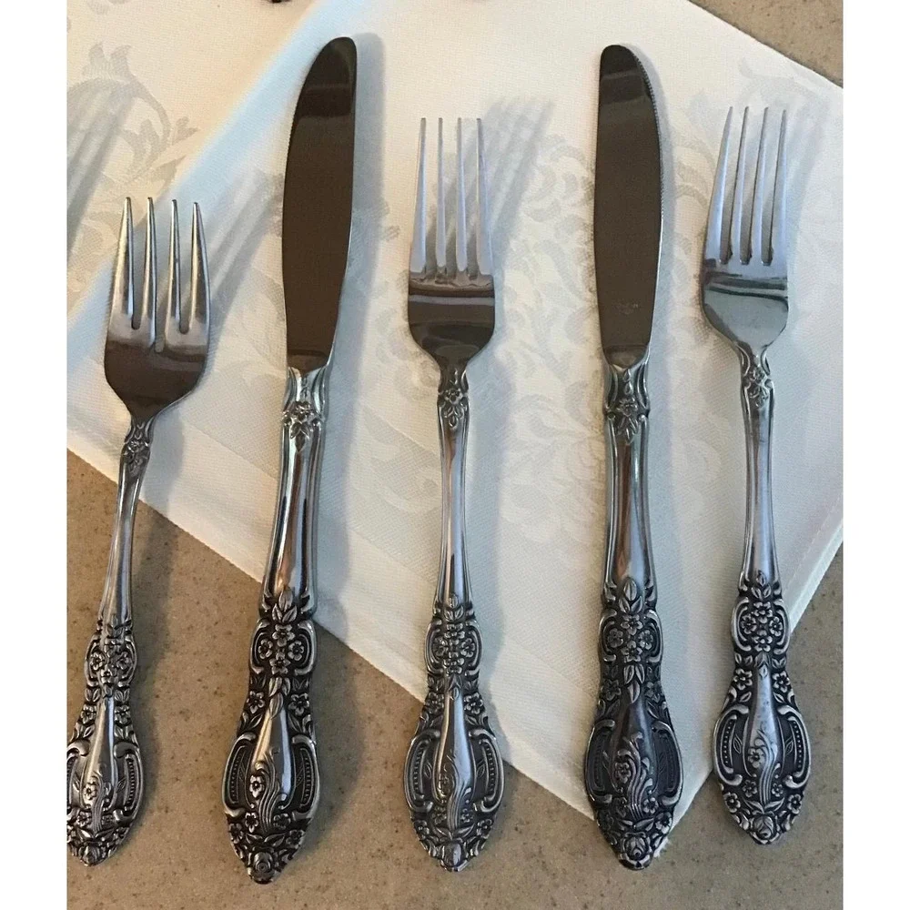 Vintage Oneida Michelangelo Victorian Flatware Set Silverplate 40 Pieces